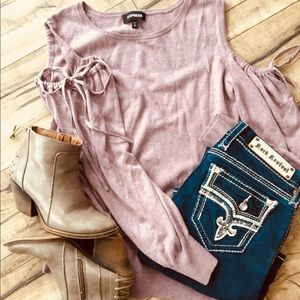Detailed open-shoulder sweater